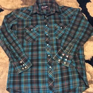 Wrangler men’s small plaid shirt
